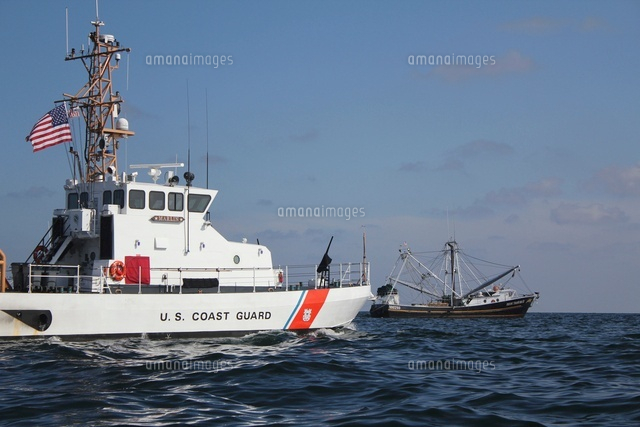 U S Coast Guard Cutter Marlin Patrols The Waters South Of P の写真素材 イラスト素材 アマナイメージズ