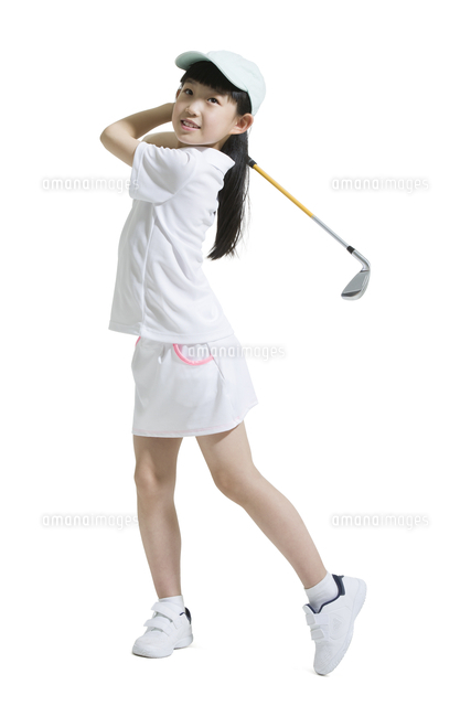Cute Girl Playing Golf の写真素材 イラスト素材 アマナイメージズ