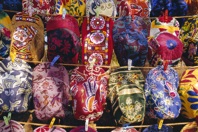 Hats at market, Goa[11104008121]の写真素材・イラスト素材｜アマナイメージズ