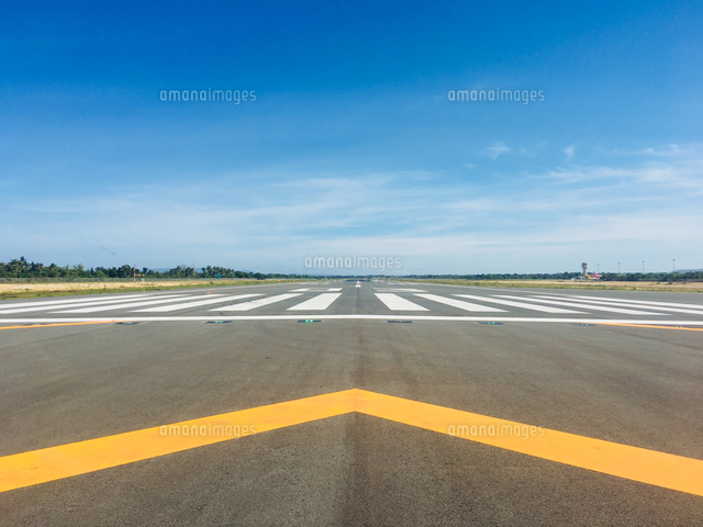 Road Against Blue Sky の写真素材 イラスト素材 アマナイメージズ Road Against Blue Sky の写真素材 イラスト素材 アマナイメージズ