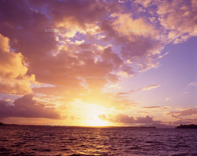 朝焼けの海[20007002289]の写真・イラスト素材｜アマナイメージズ
