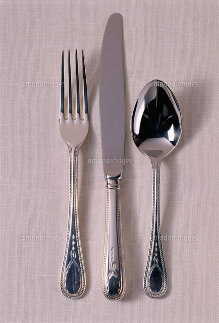 ナイフ フォーク スプーン カトラリー の写真素材 イラスト素材 アマナイメージズ
