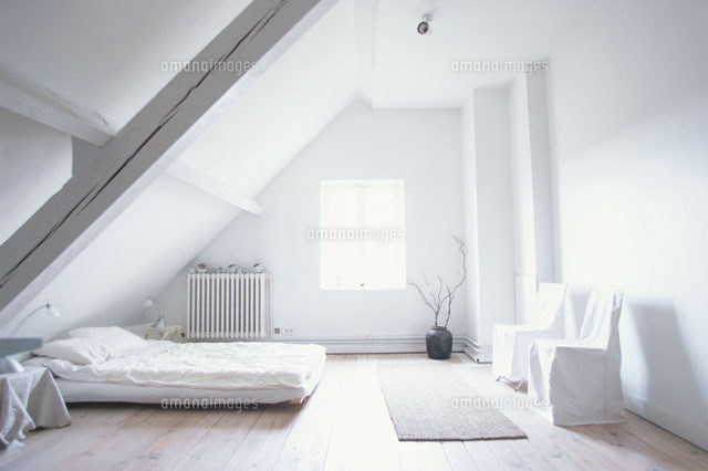 白いベットルーム の写真素材 イラスト素材 アマナイメージズ