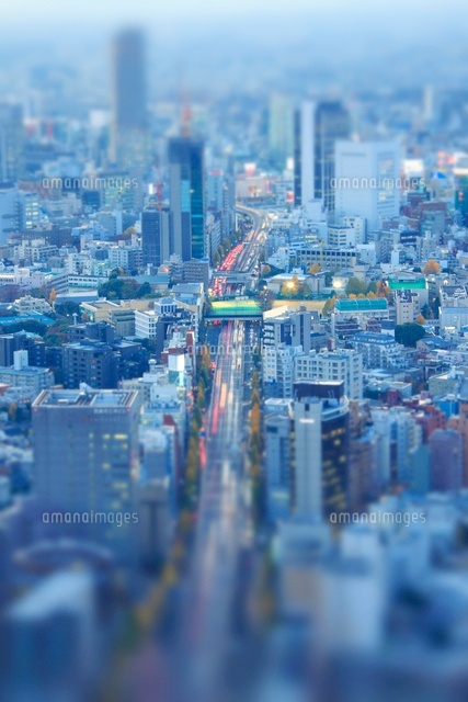夕暮れの渋谷のビル群と首都高速3号俯瞰 の写真素材 イラスト素材 アマナイメージズ 夕暮れの渋谷のビル群と首都高速3号俯瞰 の写真素材 イラスト素材 アマナイメージズ