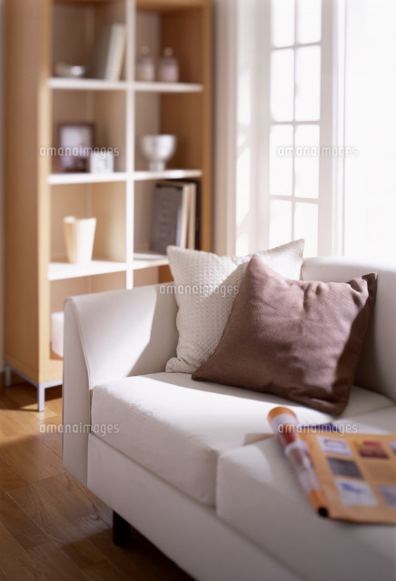 ソファのある部屋 の写真素材 イラスト素材 アマナイメージズ