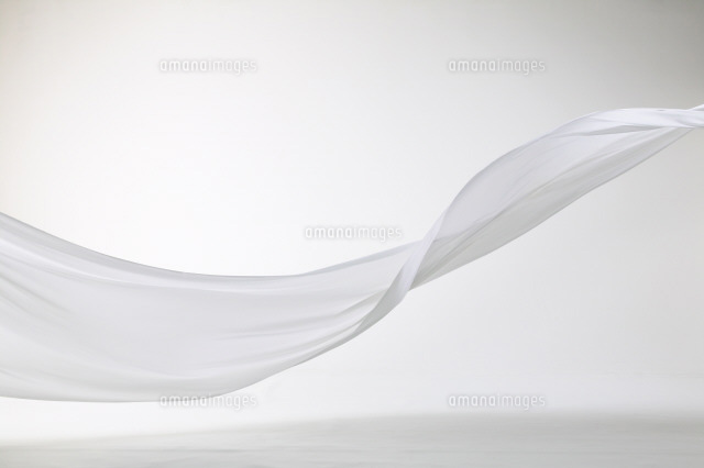 はためく布 の写真素材 イラスト素材 アマナイメージズ