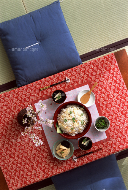 ダイニングテーブル 俯瞰 の写真素材 イラスト素材 アマナイメージズ