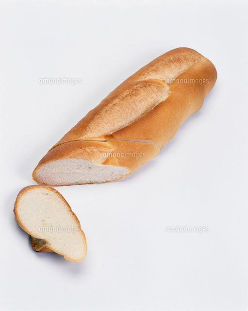 切ったフランスパン の写真素材 イラスト素材 アマナイメージズ