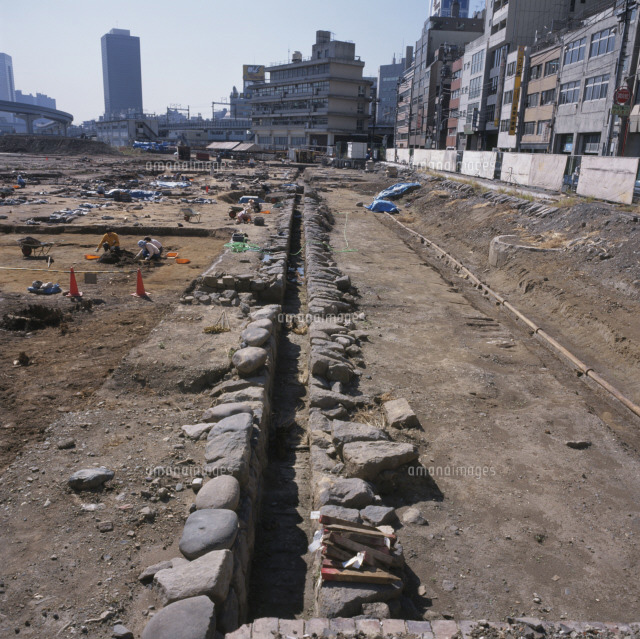 汐留 遺跡発掘現場 の写真素材 イラスト素材 アマナイメージズ