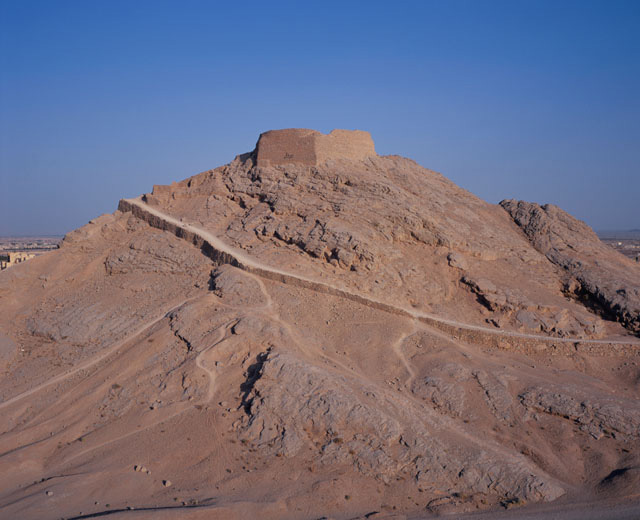 沈黙の塔[25093006662]の写真素材・イラスト素材｜アマナイメージズ
