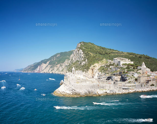 リウ ィエラ海岸と古い要塞の港町 の写真素材 イラスト素材 アマナイメージズ