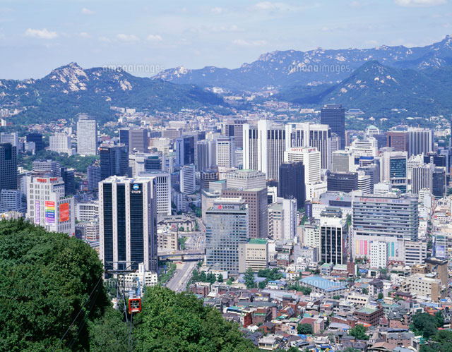 南山公園より望むソウル市街 の写真素材 イラスト素材 アマナイメージズ