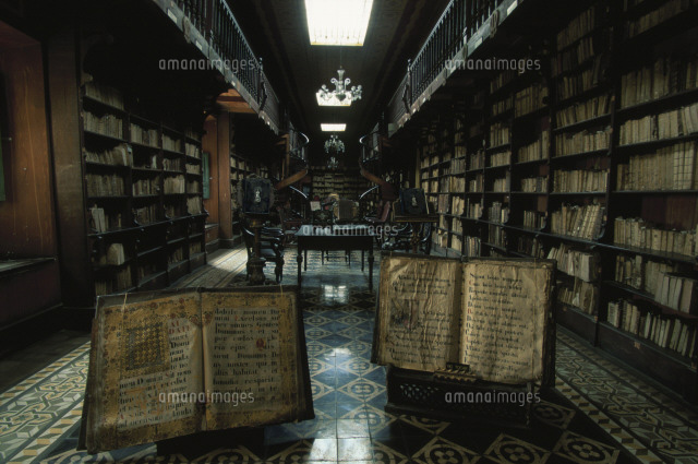 サンフランシスコ教会の図書館 の写真素材 イラスト素材 アマナイメージズ