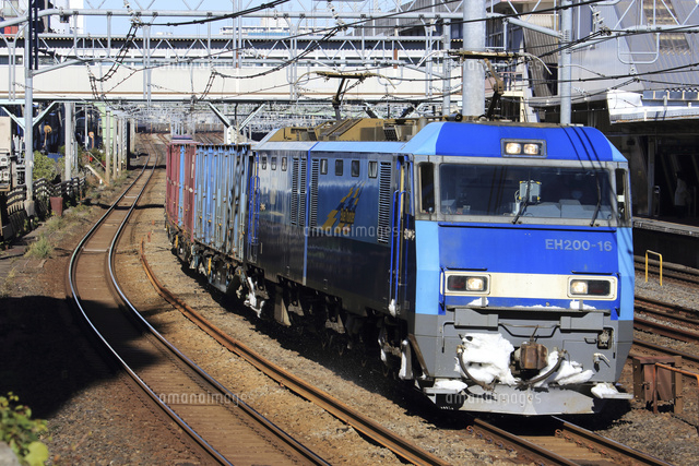 Jr線湘南新宿ラインeh0 16牽引貨物列車 東十条付近 の写真素材 イラスト素材 アマナイメージズ