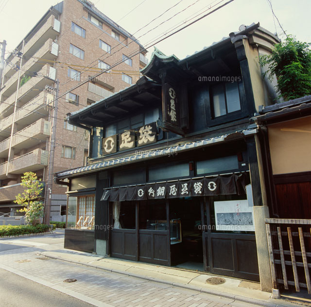 分銅屋 足袋の老舗 の写真素材 イラスト素材 アマナイメージズ