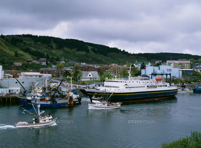 コディアック島とフェリー アラスカマリンハイウェイ の写真素材 イラスト素材 アマナイメージズ