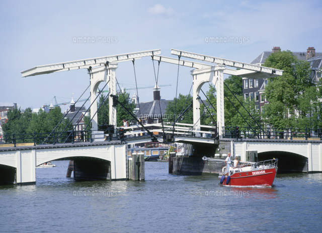 マヘレの跳ね橋 の写真素材 イラスト素材 アマナイメージズ