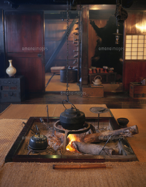 白川郷合掌造り民家のいろり[25670003118]の写真・イラスト素材