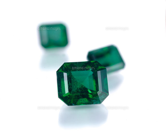 エメラルド 5月の誕生石 の写真素材 イラスト素材 アマナイメージズ