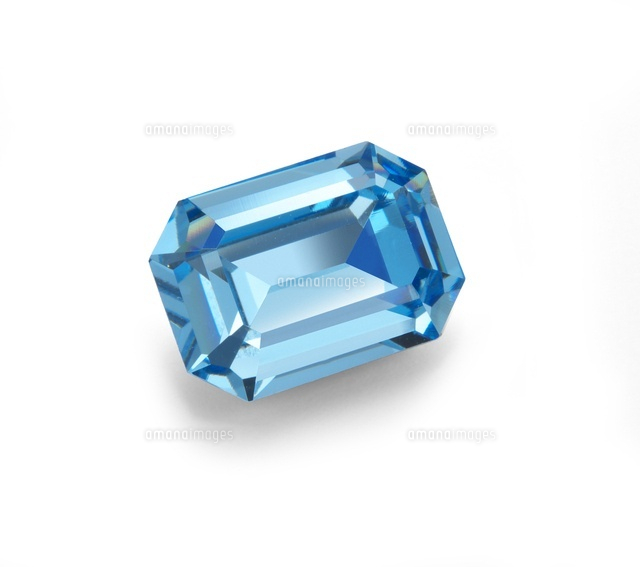 エメラルドカットの宝石 空色 の写真素材 イラスト素材 アマナイメージズ
