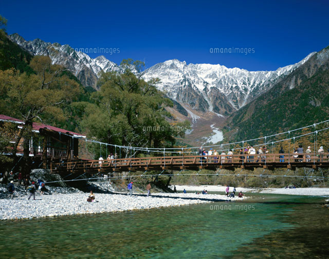 春風 河童橋　上高地 春の上高地河童橋 写真素材 [5118381] - フォトライブラリー