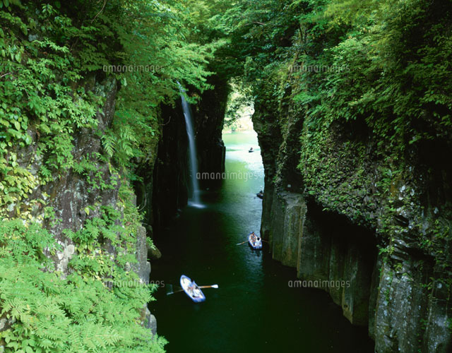 新緑の高千穂峡 高千穂町 5月[25778016250]の写真・イラスト素材
