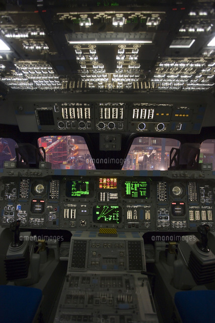 スペースシャトル操縦席 ジョンソン スペースセンター の写真素材 イラスト素材 アマナイメージズ