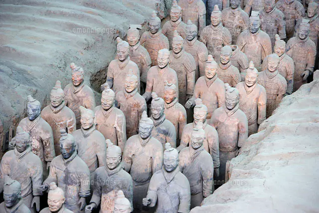 秦始皇帝陵の兵馬俑坑[25826024666]の写真・イラスト素材｜アマナ