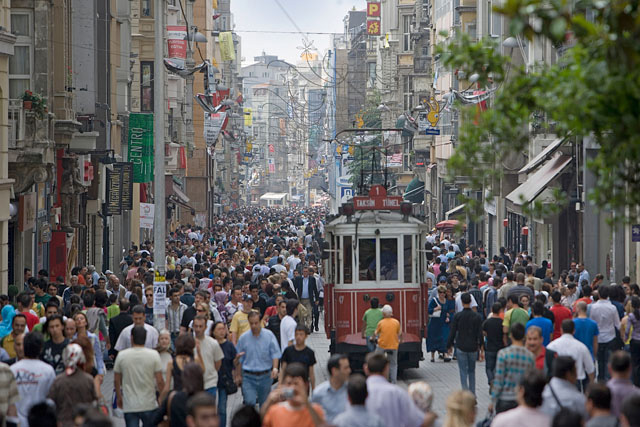 街中の雑踏 の写真素材 イラスト素材 アマナイメージズ 街中の雑踏 の写真素材 イラスト素材 アマナイメージズ