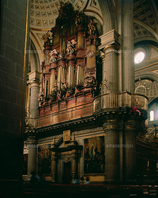 プエブラ大聖堂のパイプオルガン の写真素材 イラスト素材 アマナイメージズ