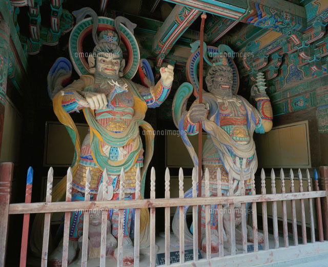 仏国寺四天王像 広目天と多聞天 の写真素材 イラスト素材 アマナイメージズ