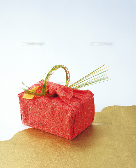 風呂敷包みと水引 の写真素材 イラスト素材 アマナイメージズ