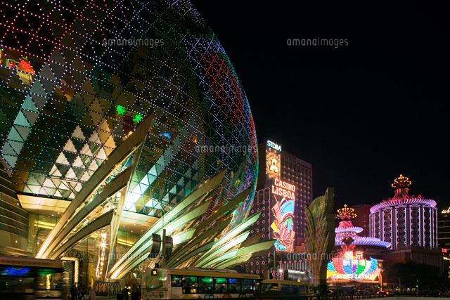グランドリスボア と ホテルリスボア の夜景 の写真素材 イラスト素材 アマナイメージズ