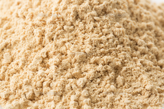 きな粉のアップ の写真素材 イラスト素材 アマナイメージズ