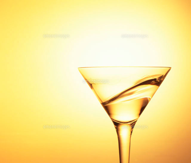 カクテルグラス の写真素材 イラスト素材 アマナイメージズ