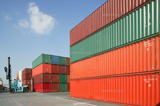 コンテナヤード の写真素材 イラスト素材 アマナイメージズ