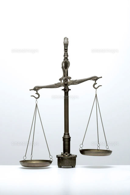 天秤 の写真素材 イラスト素材 アマナイメージズ