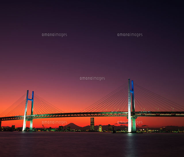 横浜ベイブリッジ の写真素材 イラスト素材 アマナイメージズ