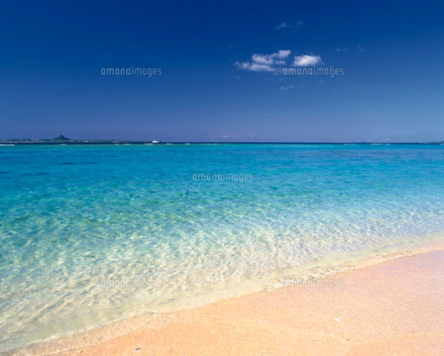 瀬底ビーチ 沖縄 の写真素材 イラスト素材 アマナイメージズ