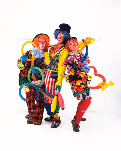 3人のピエロ[28144099360]の写真・イラスト素材｜アマナイメージズ