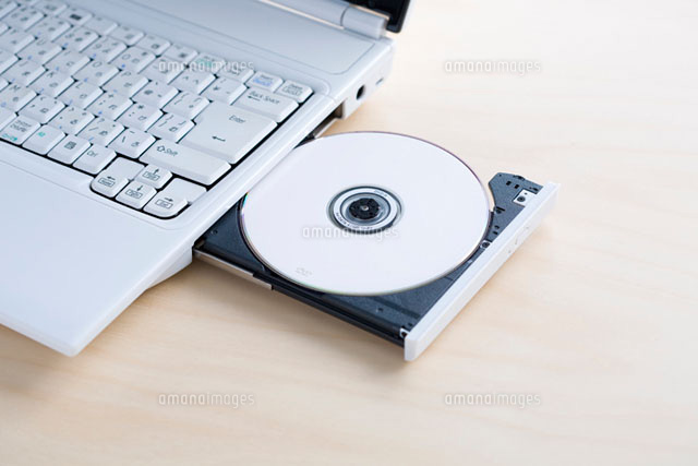 セッティングしたcd Rom の写真素材 イラスト素材 アマナイメージズ