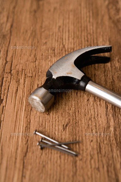 かなづちと釘 の写真素材 イラスト素材 アマナイメージズ