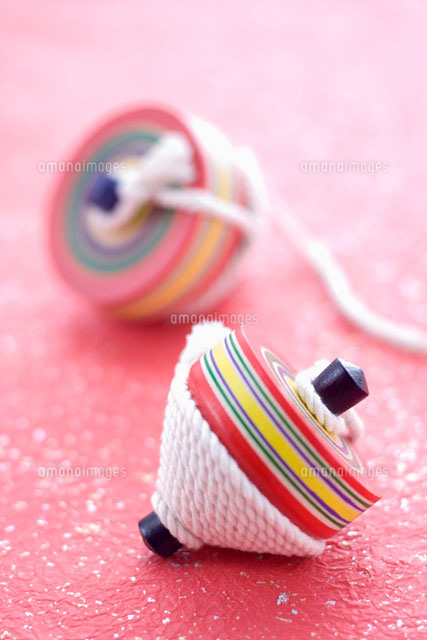 独楽 正月イメージ の写真素材 イラスト素材 アマナイメージズ