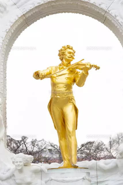 ヨハンシュトラウス記念像 ウィーン オーストリア[81095001309]の写真