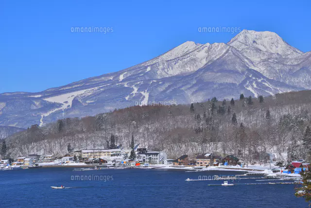 野尻湖と雪の妙高山[25705008579]の写真・イラスト素材｜アマナイメージズ