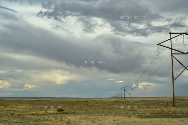 鉄塔のある風景 ノスタルジー[81385000298]の写真素材・イラスト素材 