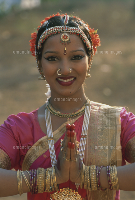 インド人のダンサー の写真素材 イラスト素材 アマナイメージズ