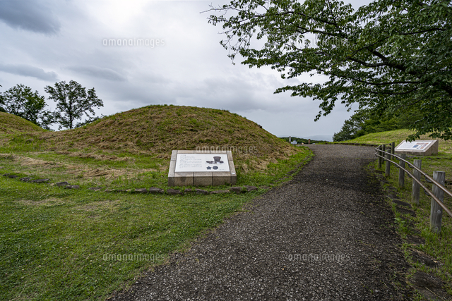 国の史跡新沢千塚古墳群[81638001132]の写真・イラスト素材｜アマナ