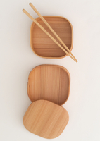 空の弁当箱と箸 の写真素材 イラスト素材 アマナイメージズ