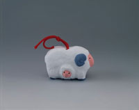 郷土玩具 日出人形の羊土鈴[25449000075]の写真・イラスト素材｜アマナ